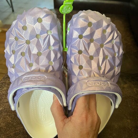 Crocs Geo Metric Purple Clogs M5/W7 - Picture 2 of 8